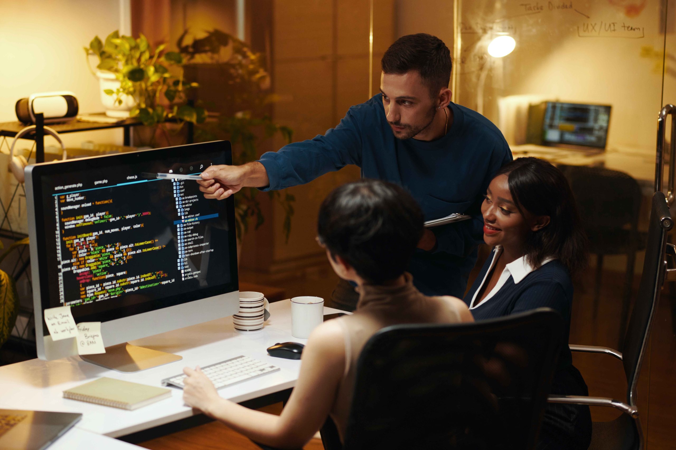 5 Ways App Programming Companies Simplify Business Challenges